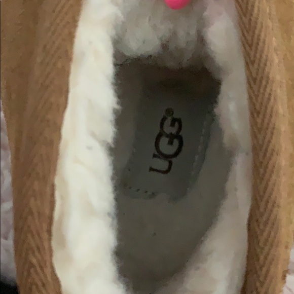 UGG - Picture 4 of 5